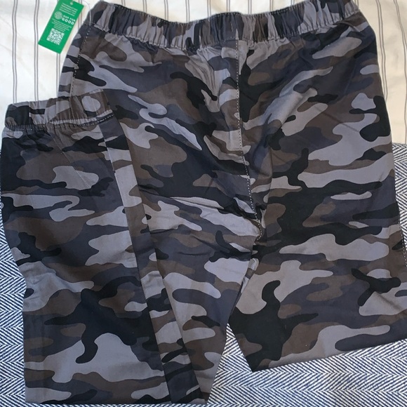 GAP Kids Camo jogger khakis NWT - Picture 2 of 3